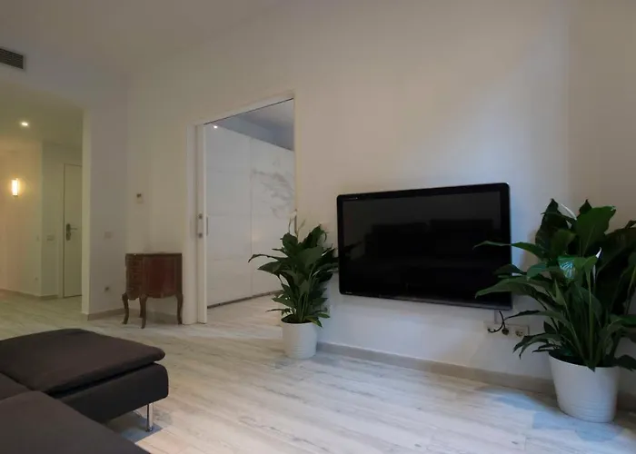 Roger De Lluria Design Apartment